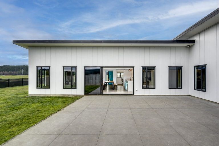 Photo of property in 29 Pohutukawa Drive, Eskdale, Napier, 4182