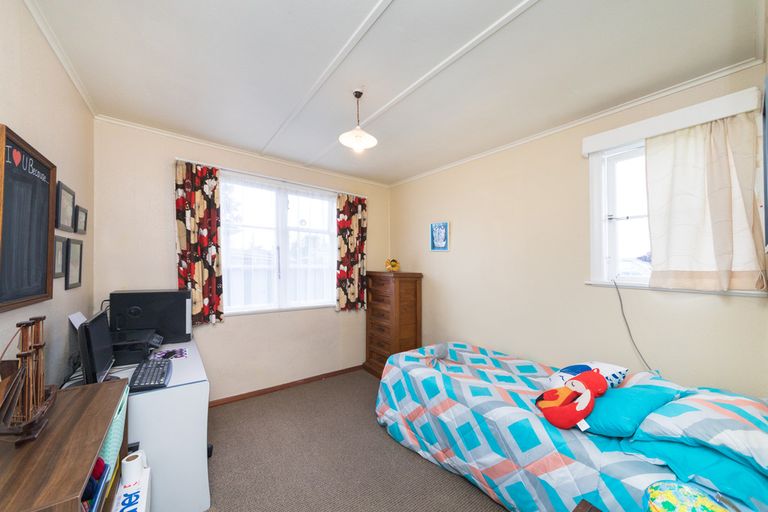 Photo of property in 1 Upham Terrace, Roslyn, Palmerston North, 4414
