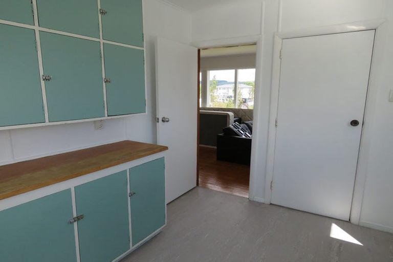 Photo of property in 34 Roberts Street, Tawa, Wellington, 5028