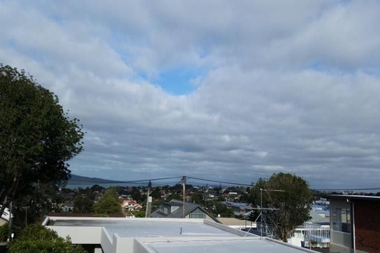 Photo of property in 2/4 Prospect Terrace, Milford, Auckland, 0620