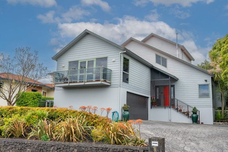 Photo of property in 8 Tironui Terrace, Western Heights, Hamilton, 3200