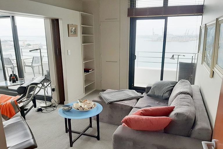 Photo of property in 38/45 Stanley Point Road, Stanley Point, Auckland, 0624