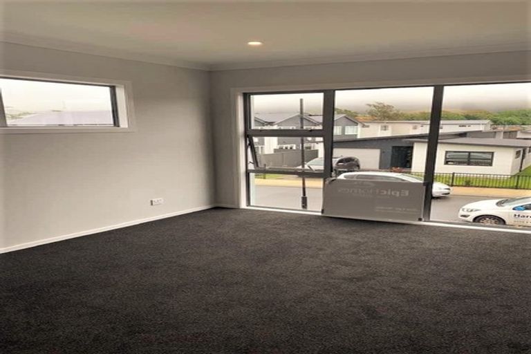 Photo of property in 11 Torea Place, Kenepuru, Porirua, 5022