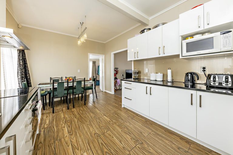 Photo of property in 12 Ballance Avenue, Papatoetoe, Auckland, 2104