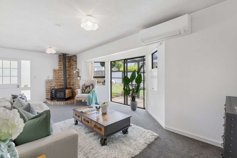 Photo of property in 1/24 Curacao Place, Half Moon Bay, Auckland, 2012