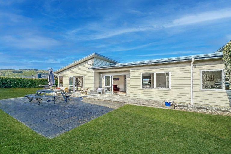 Photo of property in 53 Montgomery Crescent, Kinloch, Taupo, 3377