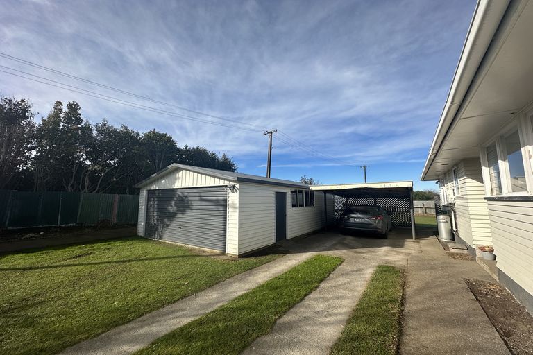 Photo of property in 35 Brassey Street, Waverley, 4510