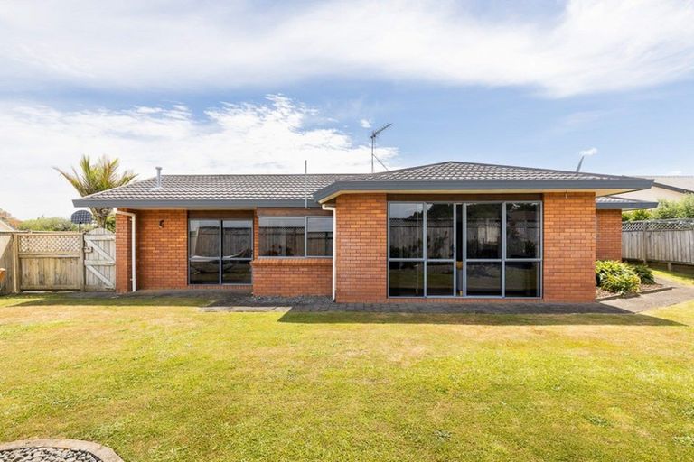 Photo of property in 68 Branch Road, Highlands Park, New Plymouth, 4312