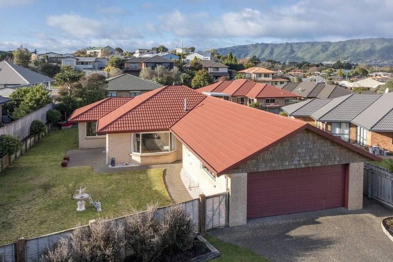 Photo of property in 29 Leanne Way, Waikanae Beach, Waikanae, 5036