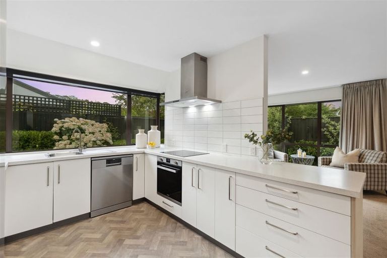 Photo of property in 2/14 Lascelles Street, Saint Martins, Christchurch, 8022