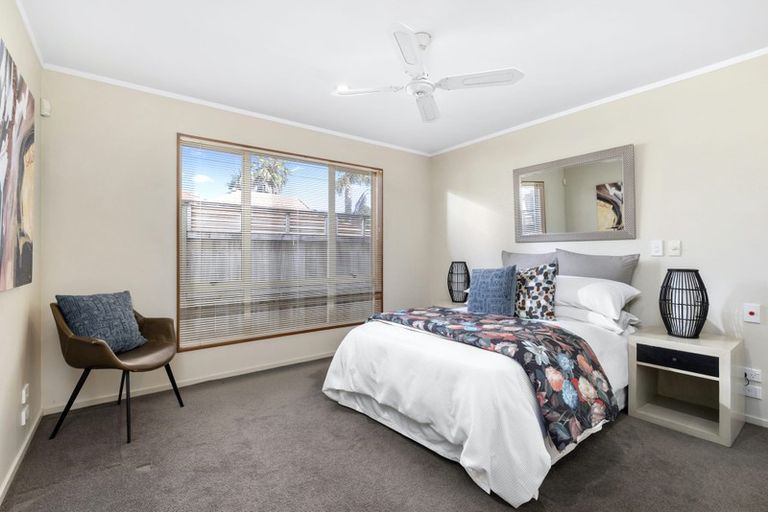 Photo of property in 11 Angel Way, Stanmore Bay, Whangaparaoa, 0932