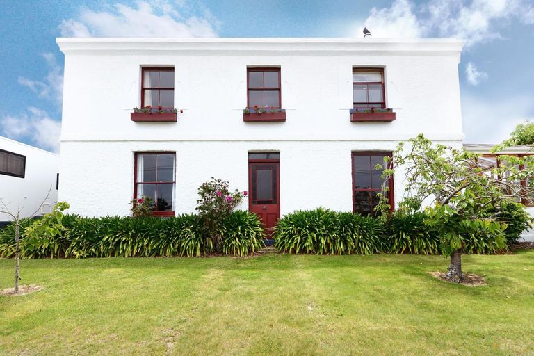 Photo of property in 10 Naylor Street, Waimate, 7924