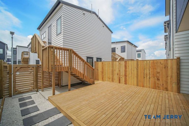Photo of property in 63 Whare Kauri Road, Papakura, 2110
