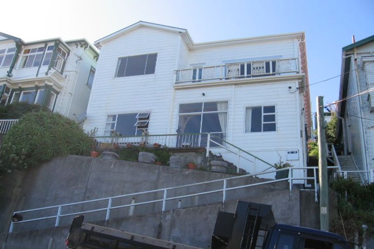 Photo of property in 70 Hawker Street, Mount Victoria, Wellington, 6011