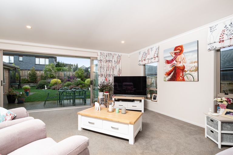 Photo of property in 18 Josh Road, Huapai, Kumeu, 0810