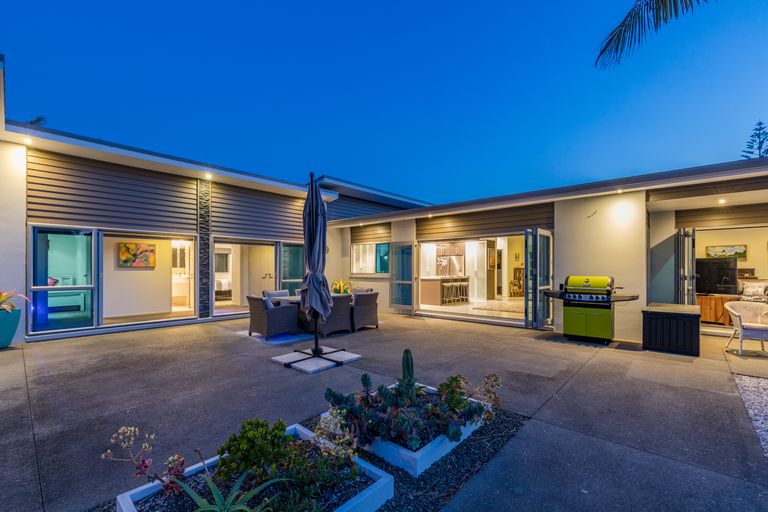 Photo of property in 1 Kotare Heights, Kerikeri, 0230