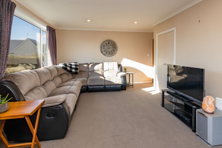 Photo of property in 8 Lindon Street, Rangiora, 7400