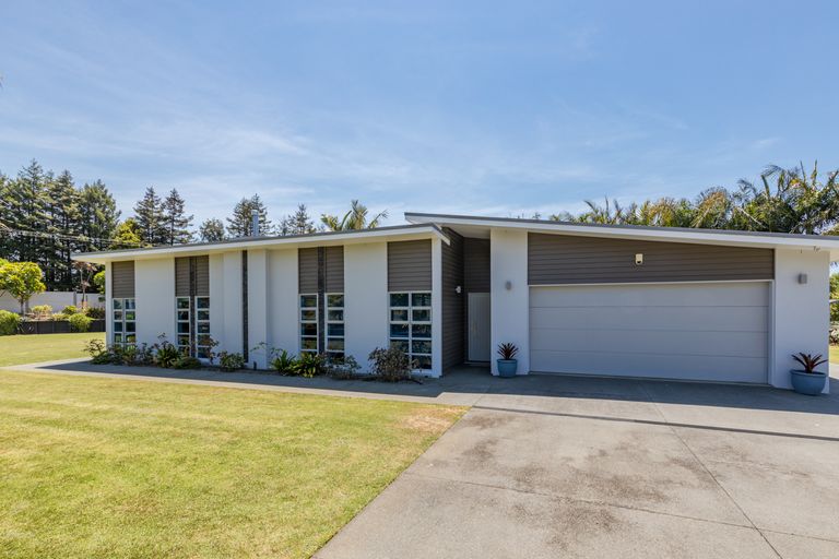 Photo of property in 1 Kotare Heights, Kerikeri, 0230