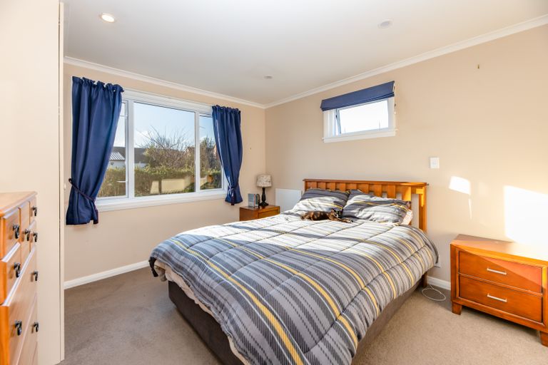 Photo of property in 8 Lindon Street, Rangiora, 7400