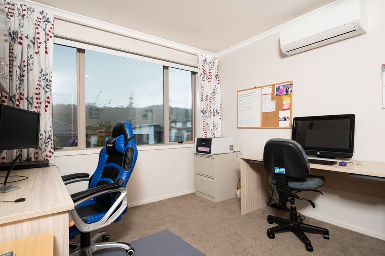 Photo of property in 18 Josh Road, Huapai, Kumeu, 0810