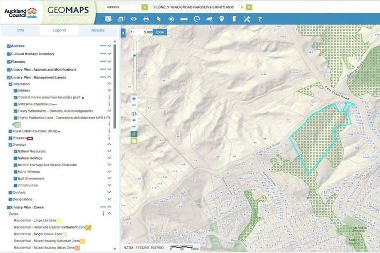 Photo of property in 9 Lonely Track Road, Fairview Heights, Auckland, 0630