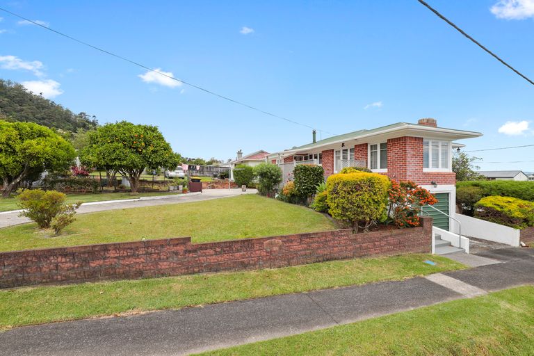 Photo of property in 11 Brick Street, Te Aroha, 3320