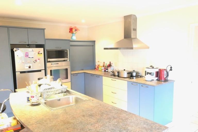 Photo of property in 33a Oakwood Grove, Eastern Beach, Auckland, 2012