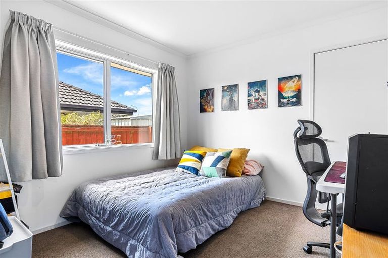 Photo of property in 24 Farnborough Street, Aranui, Christchurch, 8061