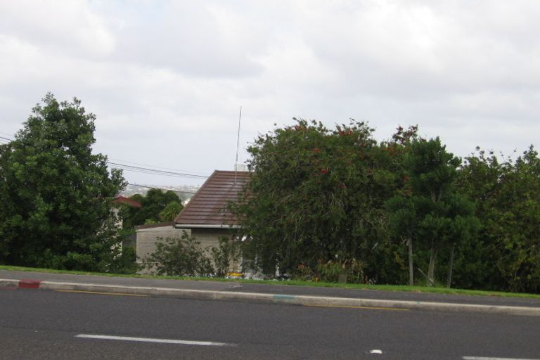 Photo of property in 226 East Coast Road, Forrest Hill, Auckland, 0620