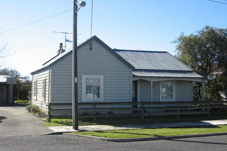 Photo of property in 3 Seddon Street, Carterton, 5713