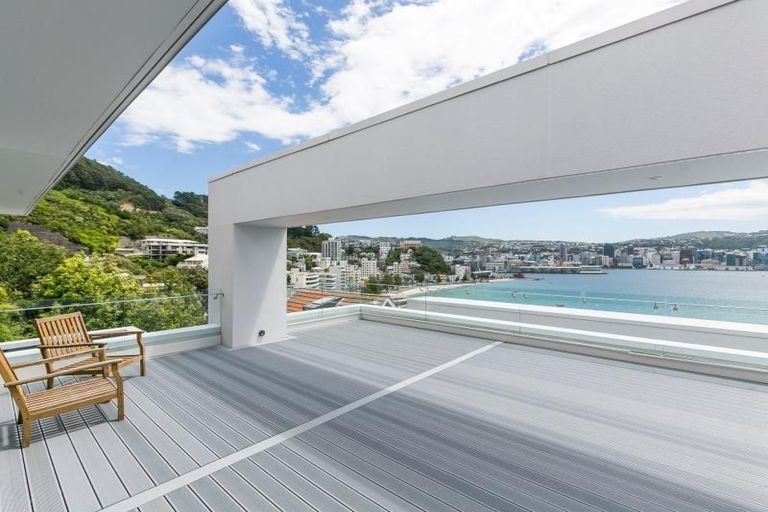 Photo of property in 6/308 Oriental Parade, Oriental Bay, Wellington, 6011