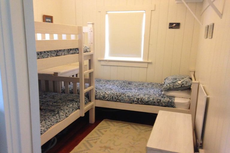 Photo of property in 27 Bournemouth Terrace, Murrays Bay, Auckland, 0630