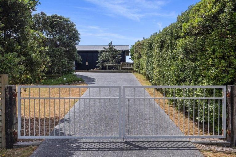 Photo of property in 175 Pukehina Parade, Pukehina, 3189