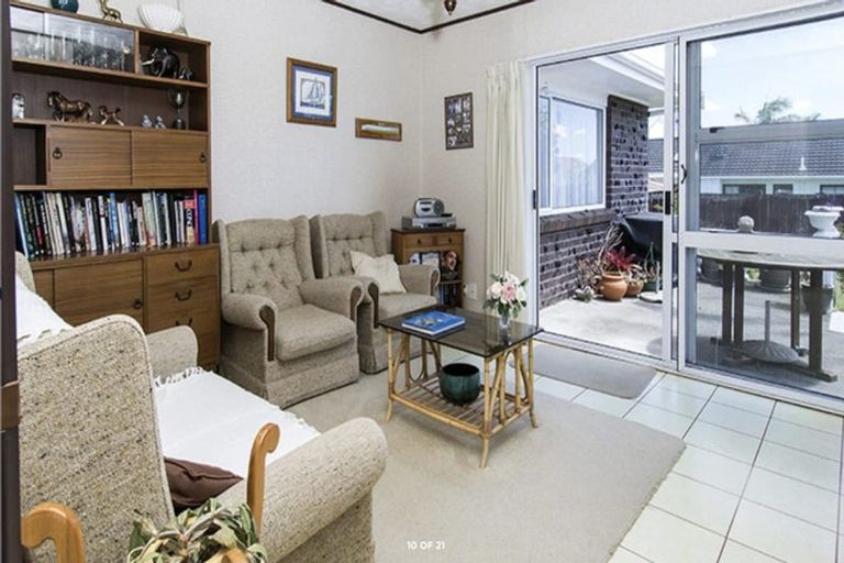 Photo of property in 147 Prince Regent Drive, Farm Cove, Auckland, 2012