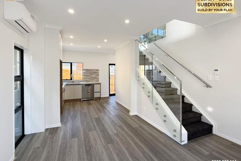 Photo of property in 260 Don Buck Road, Massey, Auckland, 0614