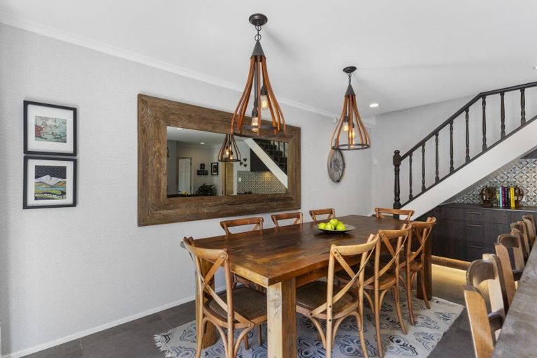 Photo of property in 11 Sligo Place, Somerville, Auckland, 2014