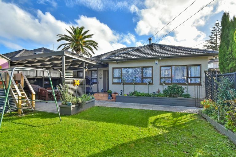 Photo of property in 47 Huia Road, Papatoetoe, Auckland, 2025