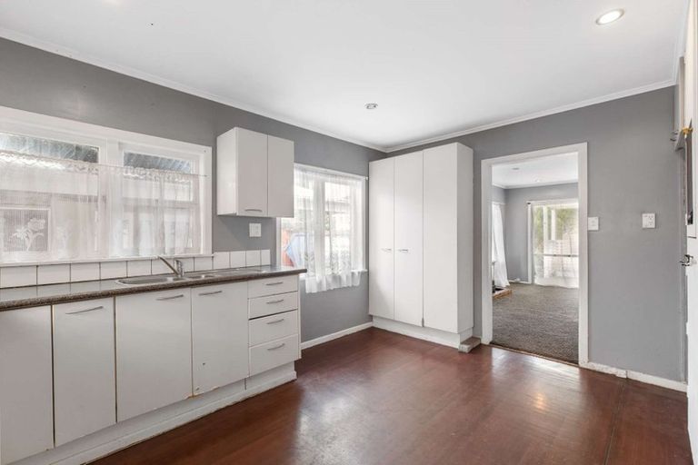 Photo of property in 11a Hill Crescent, Papakura, 2110