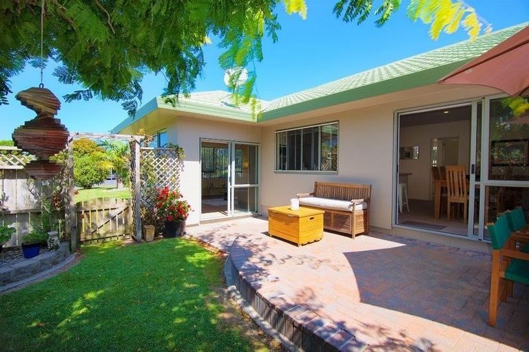 Photo of property in 15 Brookvale Park, Stanmore Bay, Whangaparaoa, 0932