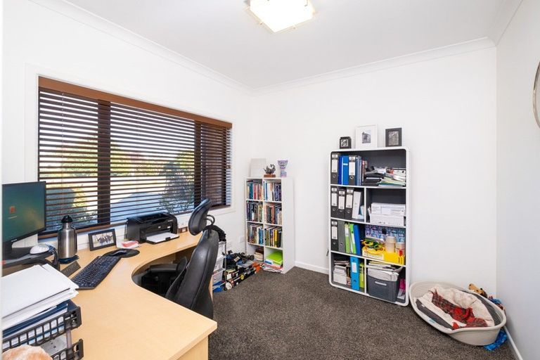 Photo of property in 21 Napier Street, Jervoistown, Napier, 4112