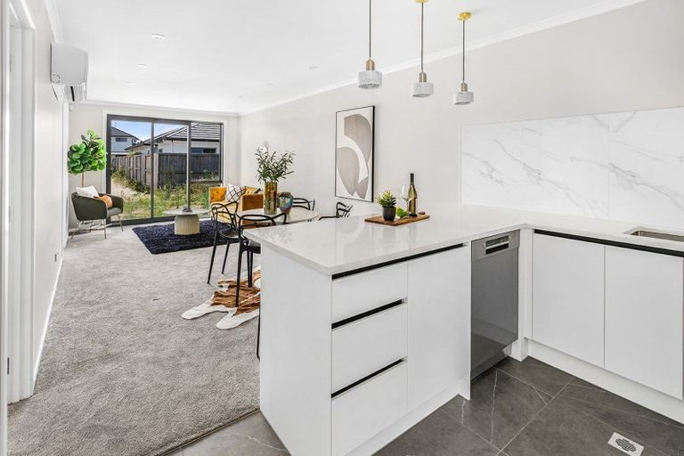 Photo of property in 1/3 Tiro Place