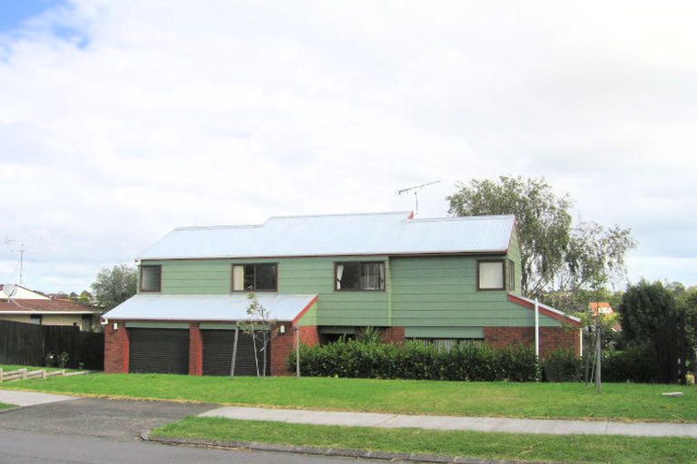 Photo of property in 34 Birman Close, Half Moon Bay, Auckland, 2012