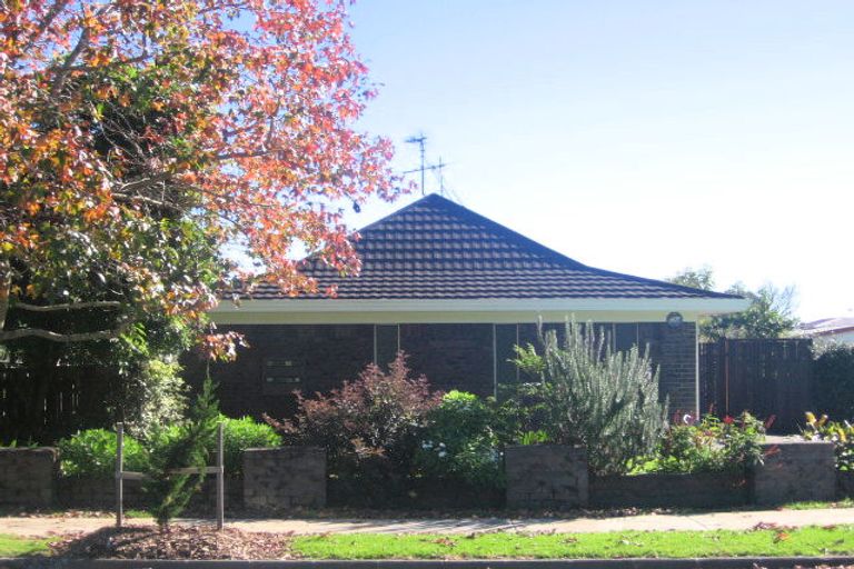 Photo of property in 2/34 Woolfield Road, Papatoetoe, Auckland, 2025