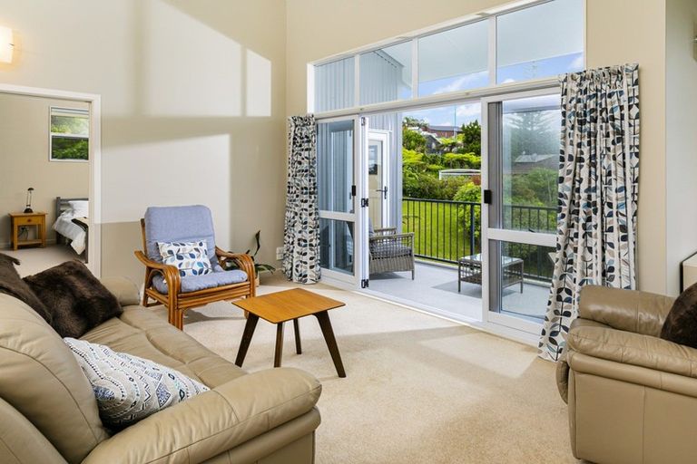 Photo of property in 29 Korotaha Terrace, Rothesay Bay, Auckland, 0630
