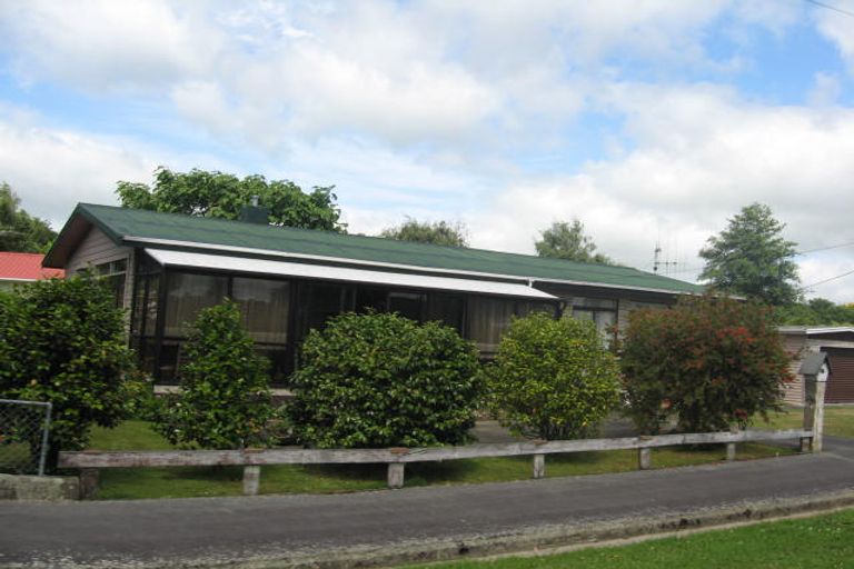 Photo of property in 37 Tararua Street, Pahiatua, 4910