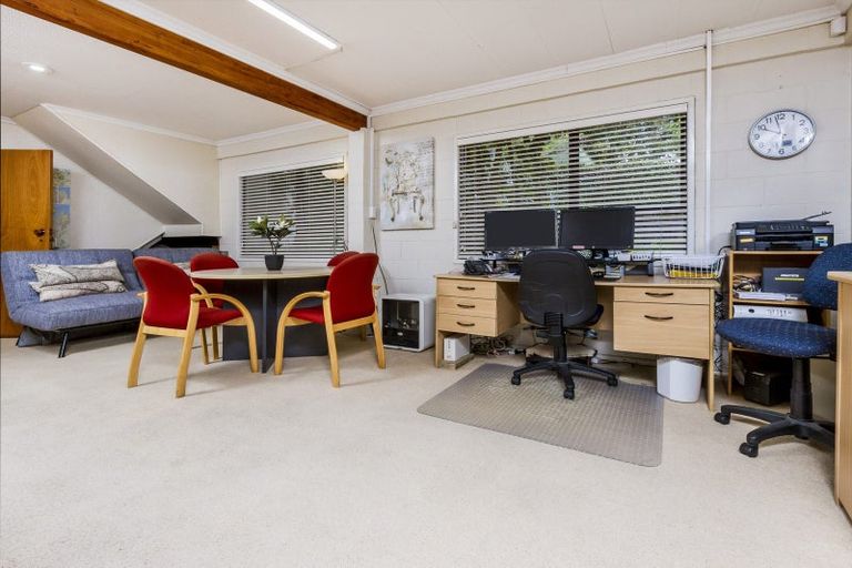 Photo of property in 11 Serrata Place, Browns Bay, Auckland, 0630