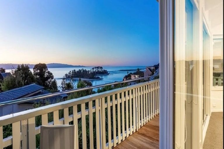 Photo of property in 4 The Cliffs, Britannia Heights, Nelson, 7010