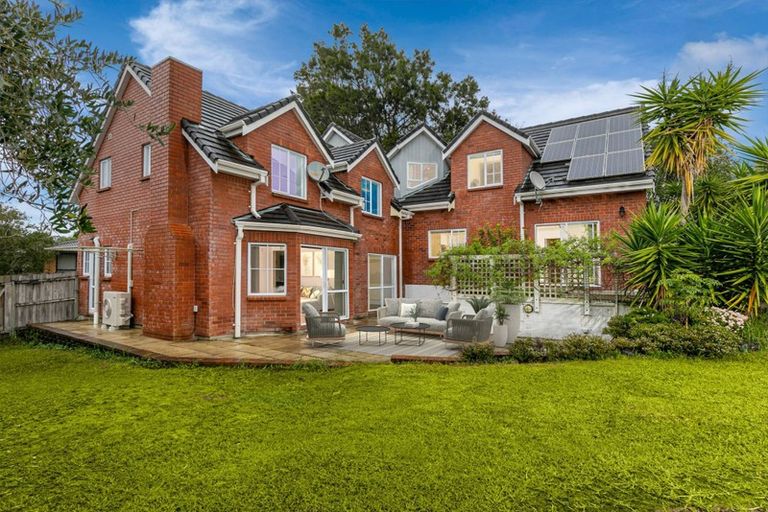 Photo of property in 8 Te Wharau Drive, Greenhithe, Auckland, 0632