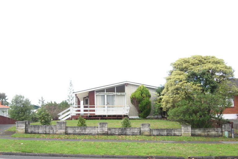 Photo of property in 98 Gossamer Drive, Pakuranga Heights, Auckland, 2010