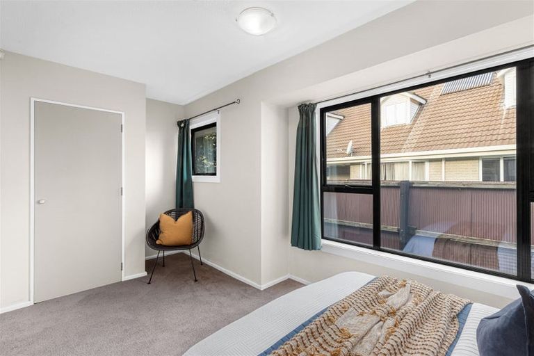 Photo of property in 39 Woodbury Street, Avonhead, Christchurch, 8042